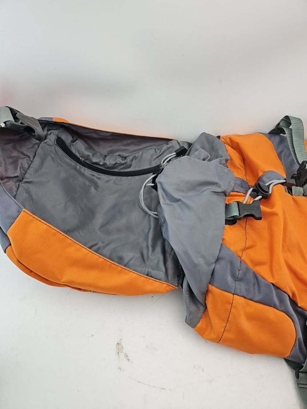 Marmot Eiger 36 Technical Hiking Backpack - Picture 3 of 5
